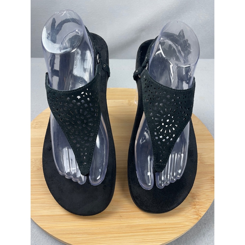Vionic‎ Black Suede Laser Cut Thong Sandals Women's Size 8 Adjustable Strap